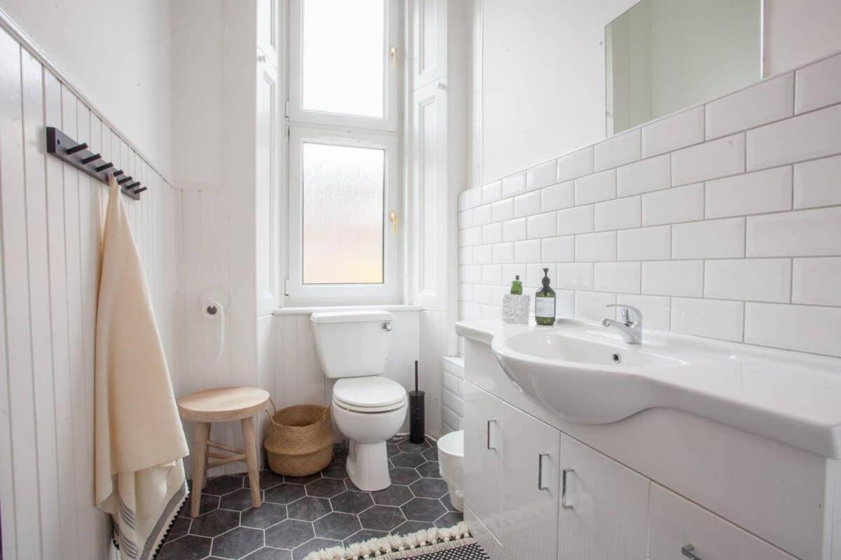Stunning 2 Bed Property In Heart Of West End Glasgow Bagian luar foto